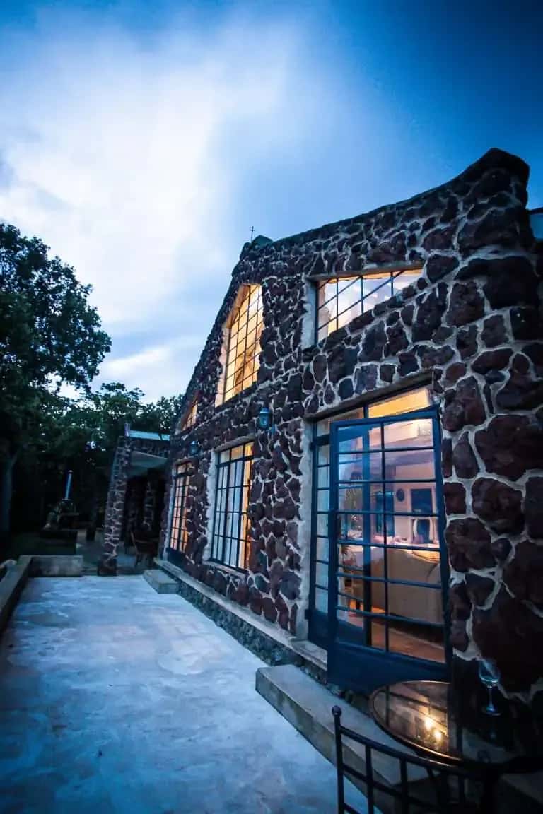 clouds_mountain_girl